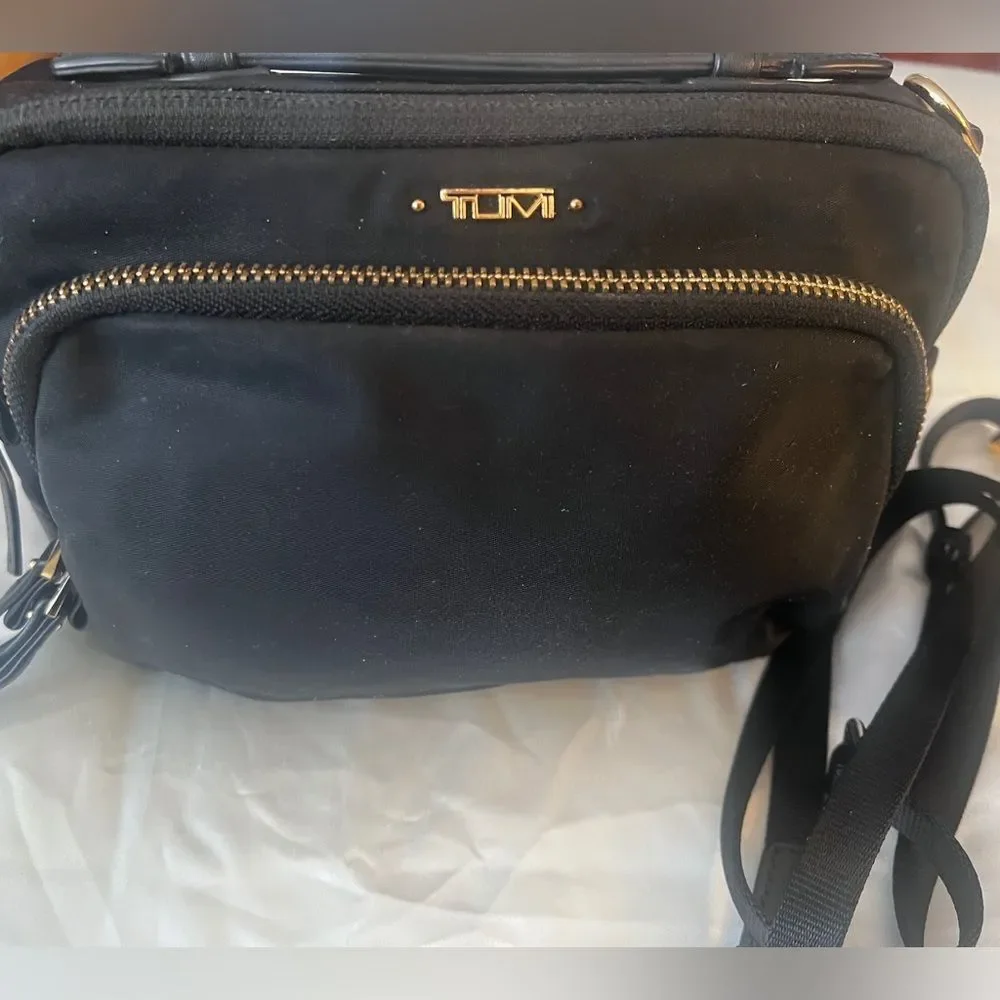 TUMI Voyageur Teghan Crossbody in Black|Gold